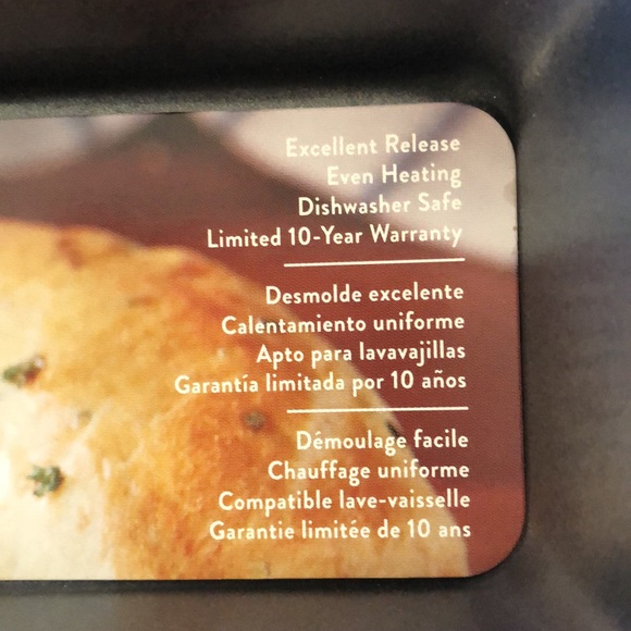 New! Wilton Premium Non-Stick 8 Mini Loaf Pan with Baking Cup Liners - Picture 5 of 12